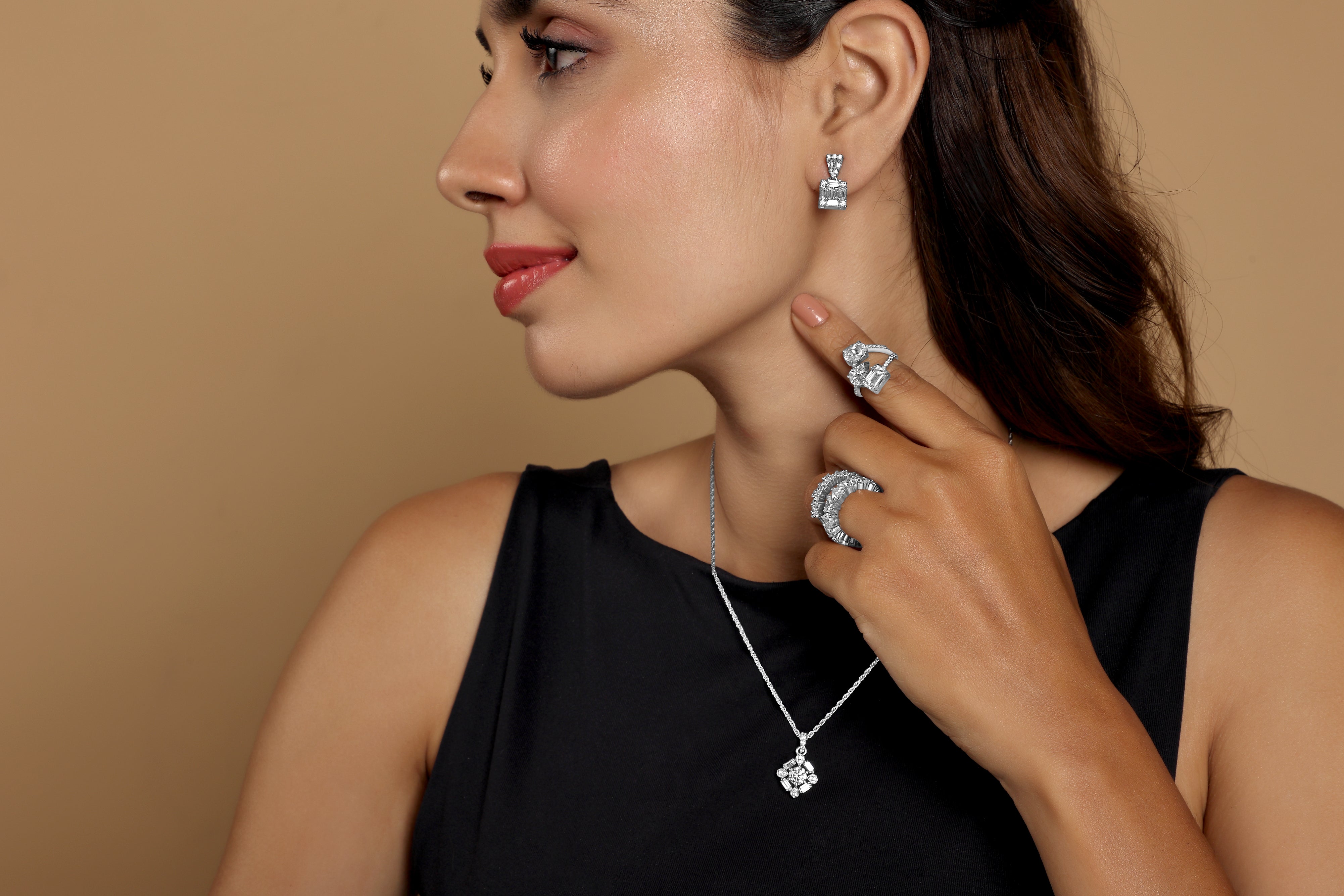 Women's Necklaces - Penelope